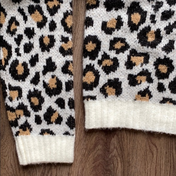 Anthropologie Cropped Leopard Sweatshirt - Picture 6 of 14